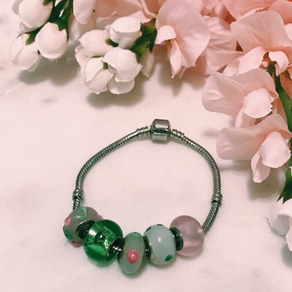 Beaded Charm Bracelet 🌷
